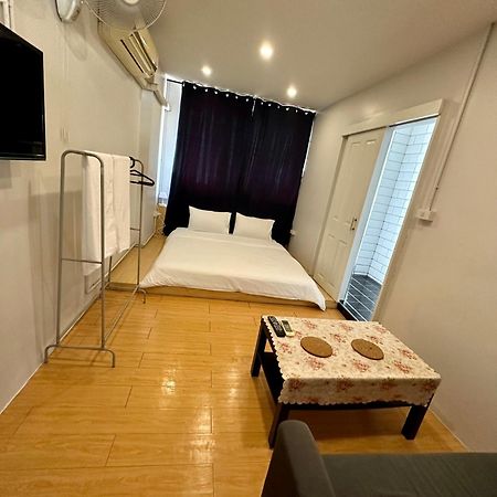 The Cute Silom Hostel Bangkok Exterior photo