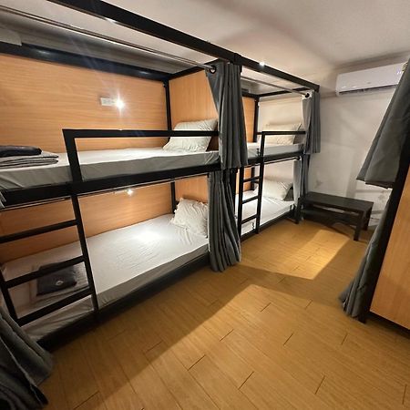 The Cute Silom Hostel Bangkok Exterior photo