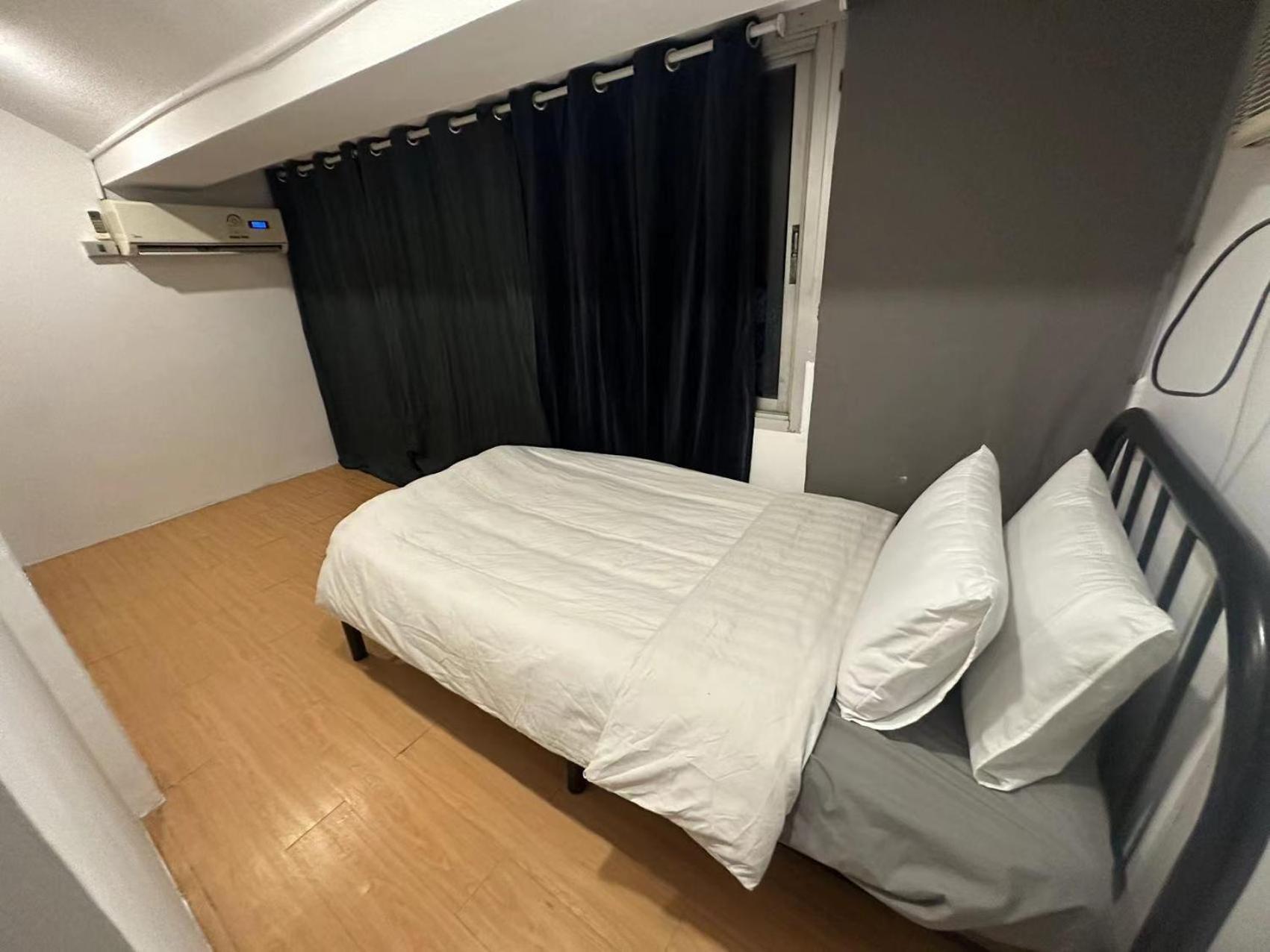The Cute Silom Hostel Bangkok Exterior photo