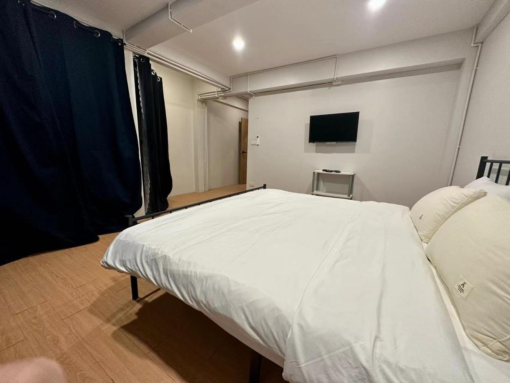 The Cute Silom Hostel Bangkok Exterior photo