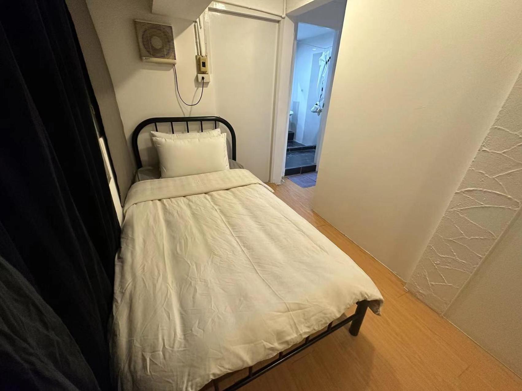 The Cute Silom Hostel Bangkok Exterior photo