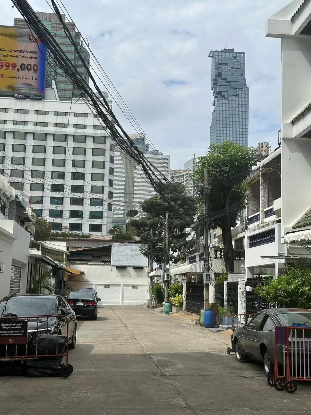 The Cute Silom Hostel Bangkok Exterior photo