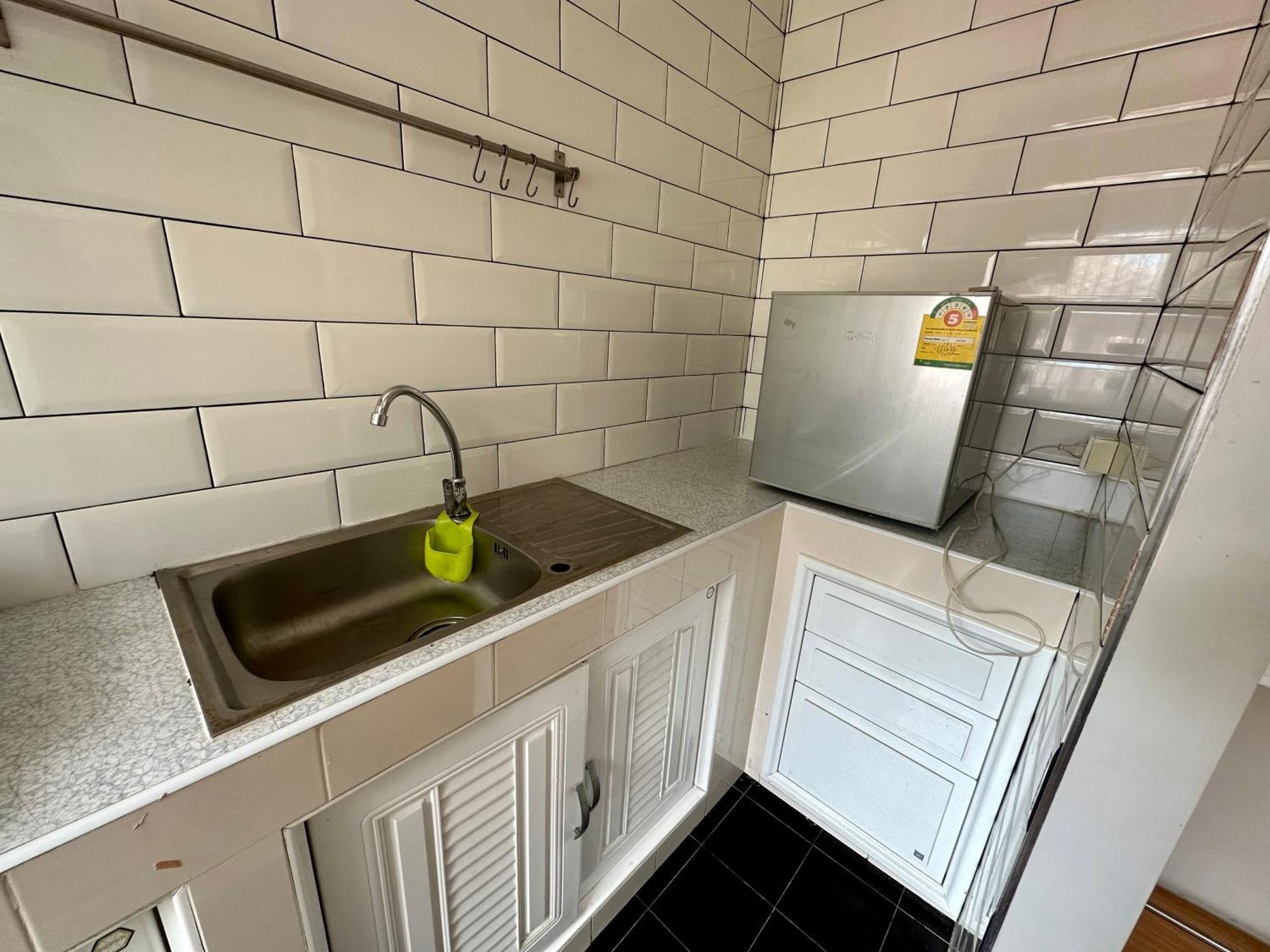 The Cute Silom Hostel Bangkok Exterior photo